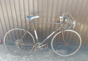 Bicicleta antiga francesa roda 28 de estrada para restauro