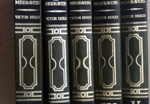 "Os Miseráveis" de Victor Hugo - 5 Volumes