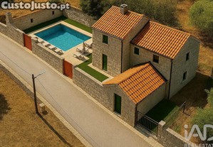 Quinta T4 em Moimenta de Maceira Do e Lobelhe do Mato de 225,00 m