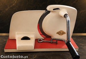 Fatiadora Manual Vintage em Excelente Estado Robusta e Funcional