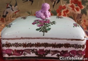 Bonita e Antiga Caixa de Joias Chinesa, Famlia Rosa.