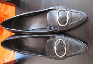 Sapatos pretos com fivela Geox Respira 39