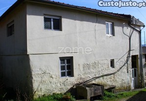 Moradia T2 Para Recuperar | Santa Cruz Do Douro...