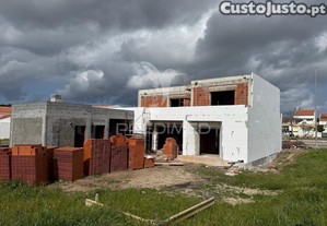 Moradia nova t5 com piscina em vila nova de santo andré