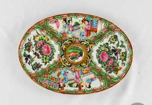 Travessa em Porcelana da China decoração Mandarim, séc. XIX