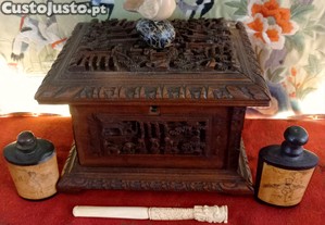 Bonito e Antigo Lote de Peas chinesas Esculpidas Manualmente.