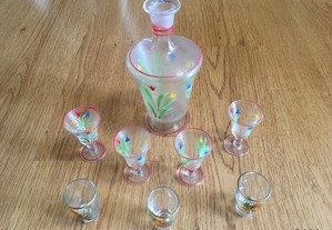 Set de copos e jarra para licor