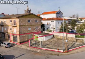 Loja Para Comércio Com Terraço Em Ferreiros -...