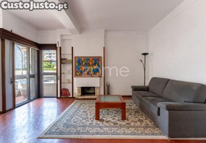 Apartamento T4 Com Varanda E Garagem Fechada,...