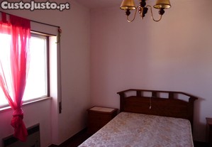 quartos individuais a meninas em Celas