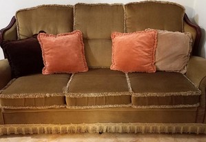 Conjunto de sofás: 2 individuais e 1 grande de 3 lugares