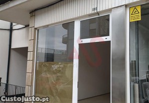 Loja Com 50 M² Em Braga (São Vicente), Braga