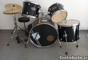 Bateria de percurso - instrumento musical