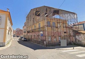Construo de Prdio no centro do Barreiro com PIP Aprovado para Ampliao