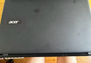 Portátil Acer Aspire ES1-520