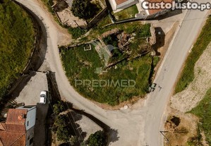 Terreno com ruína em pombeiro