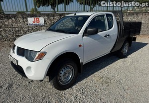 Mitsubishi L200 2.5 DI-D Club Invite AC 3L 4WD