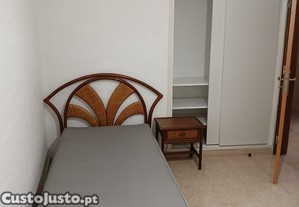 Quarto para estudante rapariga