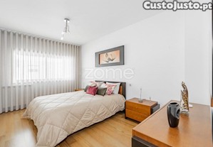 Apartamento T3 Com 2 Garagens - Meadela