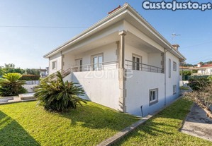 Moradia T3 Individual Com Jardim E...
