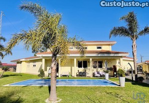 Casa / Villa T4 em Modivas de 416,00 m
