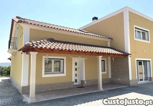 Casa / Villa T5 em Tomar e Santa Maria dos Olivais de 270 m²
