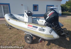 Barco semirigido motor 4 tempos