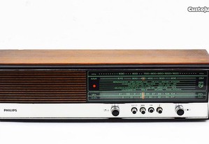 Rádio Italiano dos anos 70 da marca Philips