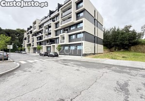 T2 Com Varanda E Garagem | 7 Arts Gavião