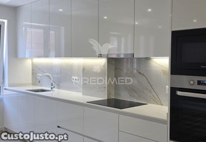 Apartamento t3 remodelado na nazaré para