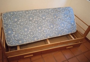 Cama com gavetão/sofá cama