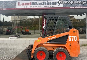 BOBCAT S70  Mini carregadora tipo bobcat ANO 2014 / Horas 1100