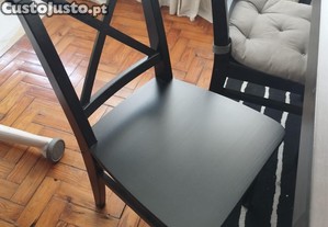Mesa IKEA NÄSINGE + 4 Cadeiras Pretas ROSENTORP | Excelente Estado