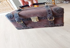 Baú castanho