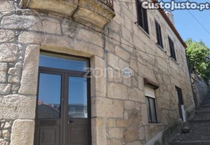 Moradia T4 +1 Com Espao Exterior