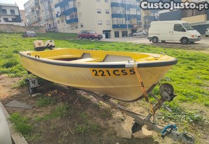 Barco Ockelbo com reboque