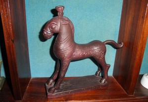 Cavalo Escultura Persa