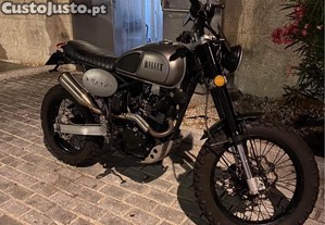 Mota Bullit Hero com 3244 km