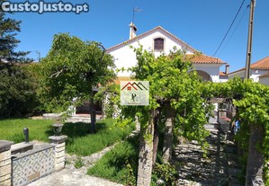 Moradia T10 com Piscina e Logradouro (V823JB)