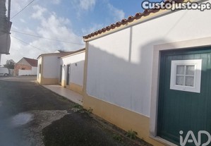 Casa de aldeia T3 em Abitureiras de 460,00 m²