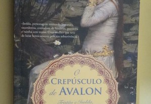 "O Crepúsculo de Avalon" de Anna Eliot