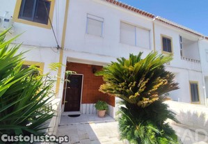 Moradia em banda T3 em Nossa Senhora da Conceição e São Bartolomeu de 184 m²