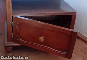 2 Mesinhas de cabeceira