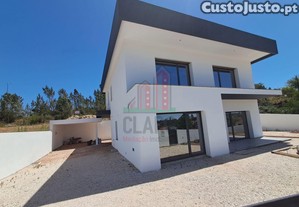 Moradia T4, Isolada, R/C e 1º andar - Ansião