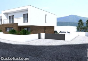 Terreno em Parceiros e Azoia de 725,00 m