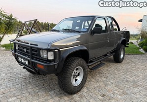 Nissan Pick Up king Cab 4x4 2.5 TD
