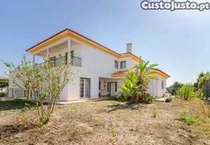 Moradia isolada num lote de 2.100m2 - Fetais - Aldeia do Meco - Sesimbra
