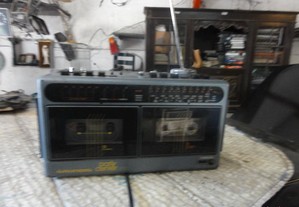 Radio Gravador Grundig vintage.
