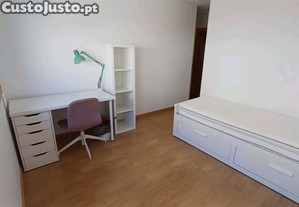 Quarto estudante rapariga- Bairro Norton de Matos