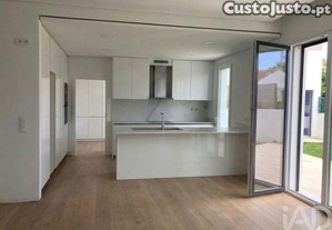 Casa / Villa T4 em Azeitão (São Lourenço e São Simão) de 190,00 m²